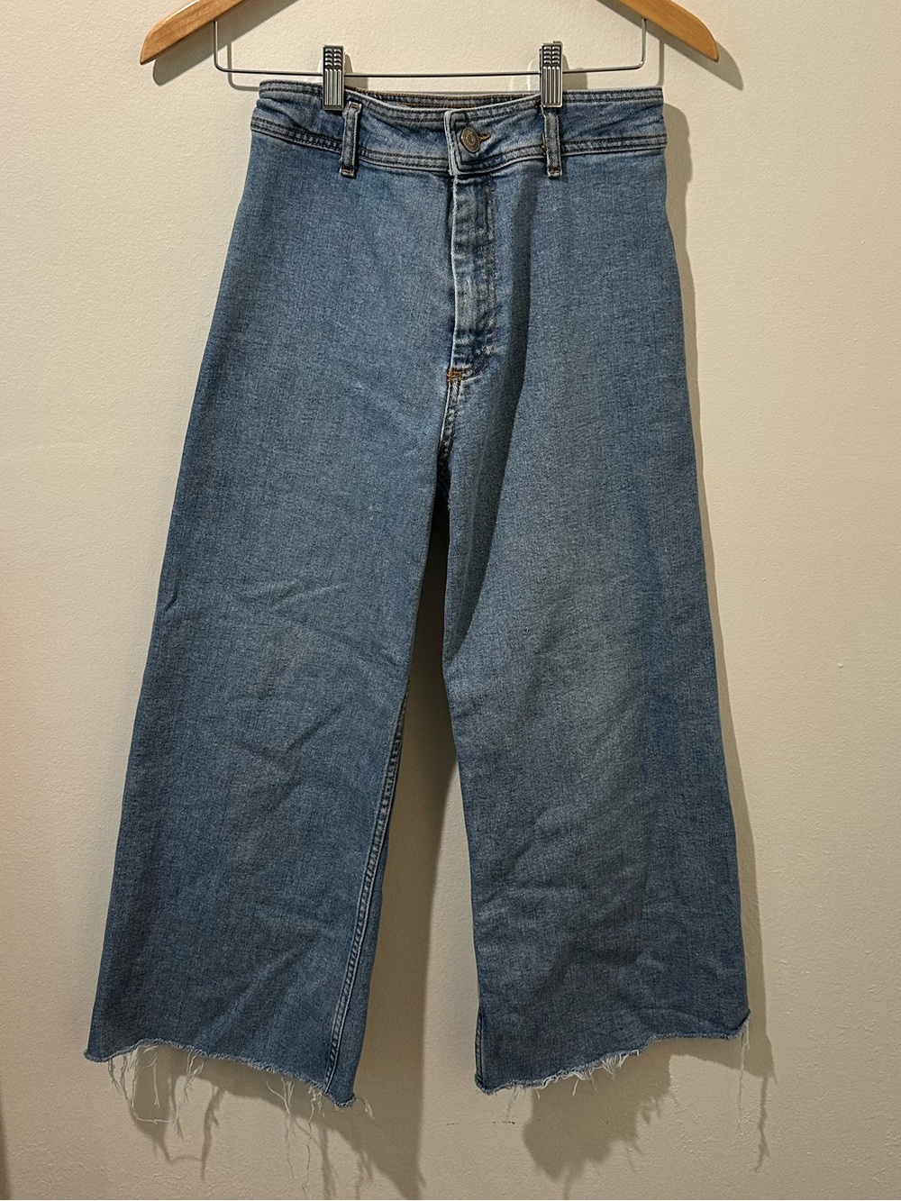 Zara Wide-Leg Crop Jeans with Frayed Hem